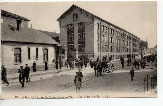 BACCARAT - Meurthe et Moselle - CPA 54 - la sortie des cristalleries -