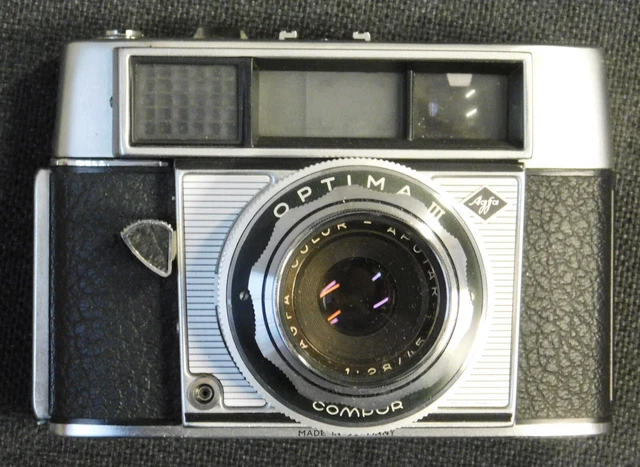 Alte Foto Kamera Agfa Optima III  mit Compur / Color-Apotar 1:2,8 / 45 mit Etui
