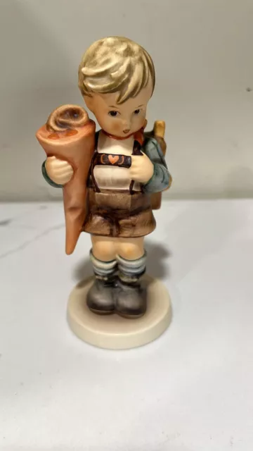 Vintage Goebel Hummel Figurine Little Scholar #80 5.5"Tall TMK6