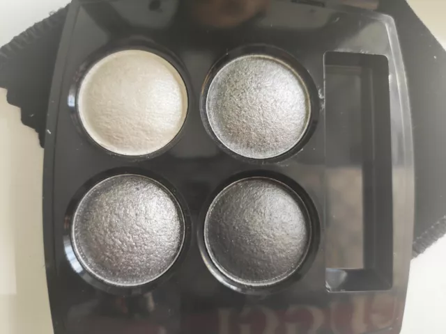 Ombres à paupières  Quatuor Chanel nº 301 Gris irises 3