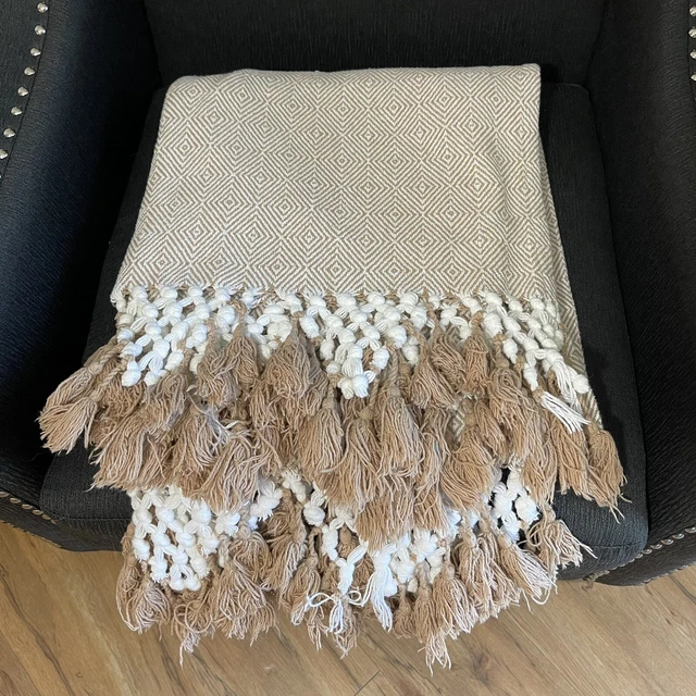 Manta con flecos HomeGoods 72x48"" beige pesado algodón blanco