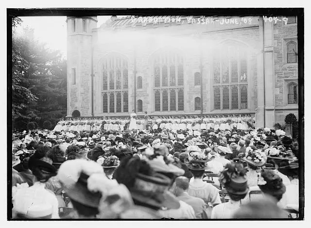 Graduation,Vassar College- June 1908,crowd gathered,education,Poughkeepsie,NY