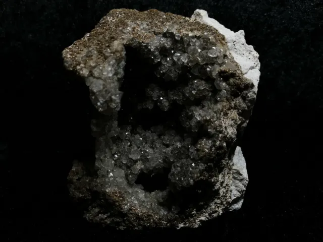 Quarz xx, Schöne glänzende Quarze, Geode aus Wuppertal, Grube Schickenberg.