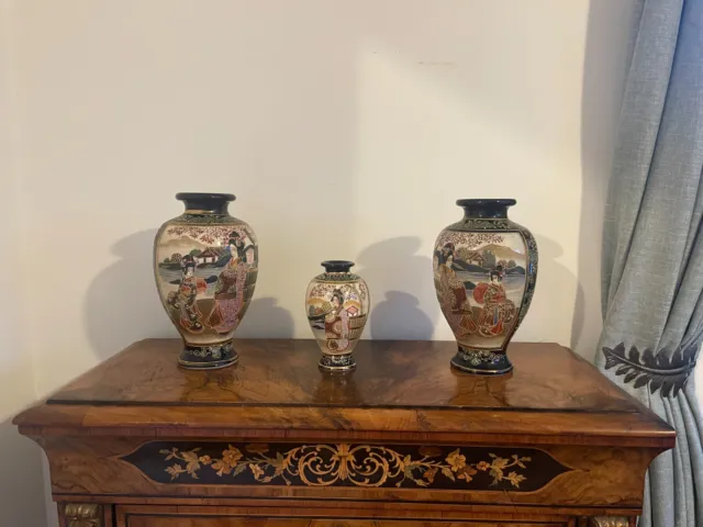 Stunning set of matching Japanese Meiji Period Satsuma Vases, Signed, c1890