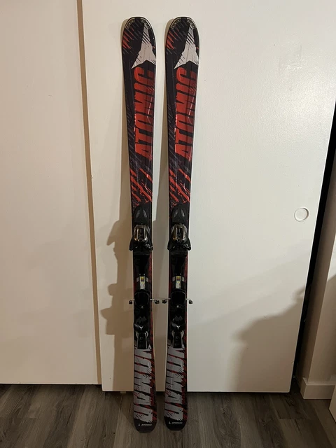 Atomic Nomad Smoke 164cm Twin Tip Downhill Skis Atomic XTO 10 Adjustable Binding Atomic Nomad Smoke 164cm Twin Tip Downhill Skis Atomic XTO 10 Adjustable Binding