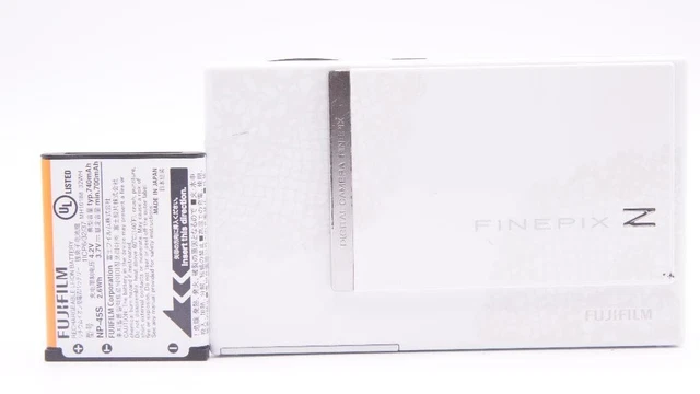 FUJIFILM FINEPIX Z250FD White Compact Digital Camera Point Shoot