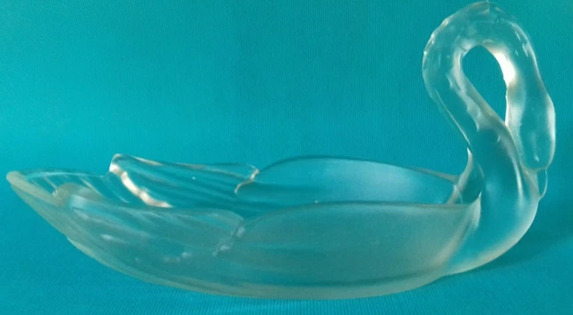 Plat en verre moulé vintage - Schale (Gebraucht) in La Neuveville für Plat en verre moulé vintage - Schale (Gebraucht) in La Neuveville für