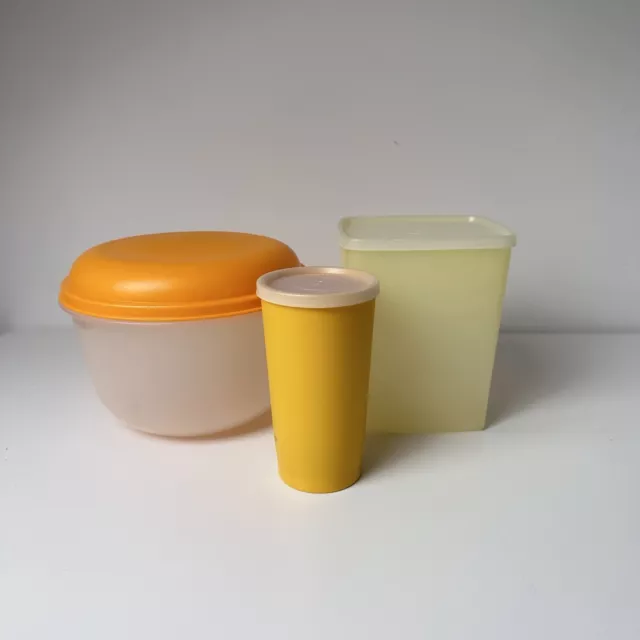 https://www.picclickimg.com/bjYAAOSwjvJlFY8a/Tupperware-Vintage-Lot-of-3-Yellow-Storage-Containers.webp
