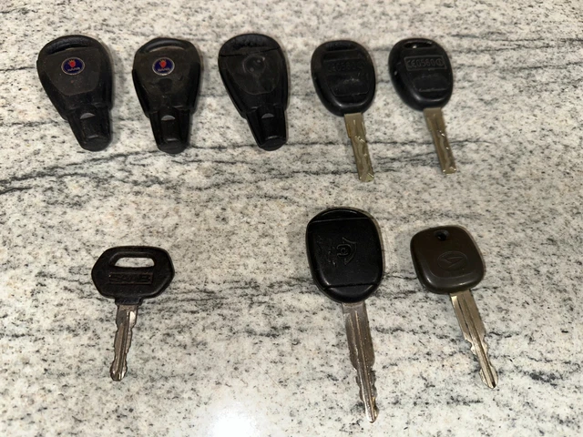 X62 BUNDLE OF Remote Fob Car Keys. SAAB, BMW, DAIHATSU, JAG & ALFA ...