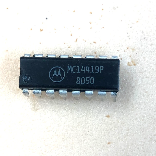 4pcs MOTOROLA MC14419P 2 of 8 KEYPAD TO BINARY ENCODER STROBE GENERATOR 16DIP