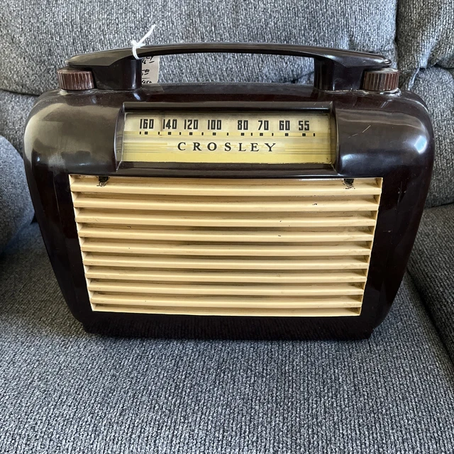 1940s Crosley Radio. Vintage Piece And Looks Wonderful.
