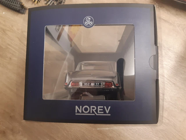 Miniature Norev 1:18 - Citroën DS 19 Le Dandy 1964 Beige Métallisé - Neuf Sous Boîte