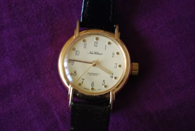 Ancienne Montre Mecanique De Marque New Classic Fonctionne Et En Tres Bon Etat