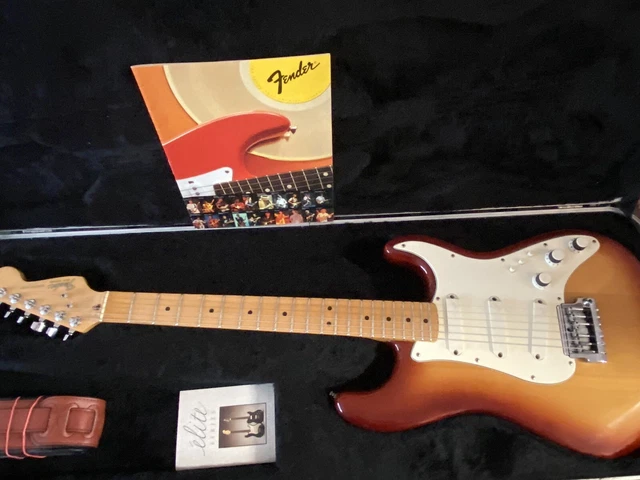Fender Stratocaster Élite 1983.                         100% Originale  USA  CBS 4