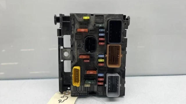 Boîtier Servitude Moteur (BSM) Pour Citroën C4 Picasso 1.6 HDI - Réf. 0000657064 D'occasion Garantie 12 Mois