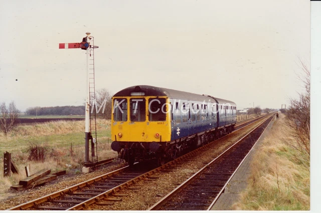 RAILWAY PHOTO DMU N663 53492 53439 Bescar Lane 4/2/89 Southport