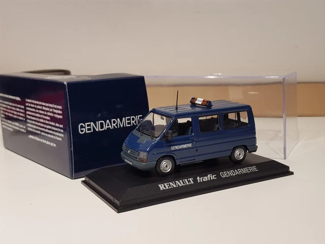 OPO 10 - Voiture Miniature 1:43 Compatible avec Renault 4L GENDARMERIE - Hachette IXO R4 4L - 4L057