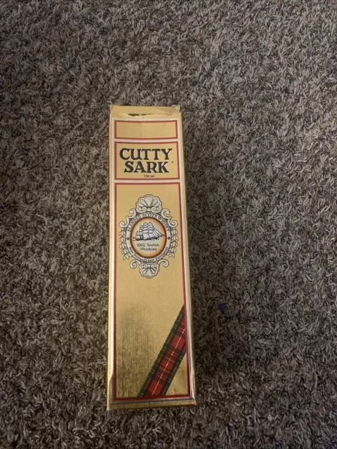 Vintage Cutty Sark 750ml Scotch Wisky Bottle and Box For Display