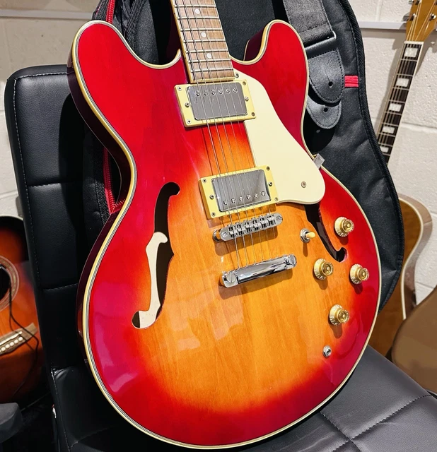 TANGLEWOOD MEMPHIS ES335 Style Electric Guitar HollowBody Sunburst