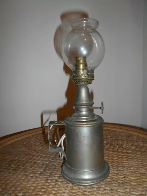 An Antique French Electrified  'L'hirondelle'  'Lampe Pigeon' Metal Oil Lamp 3