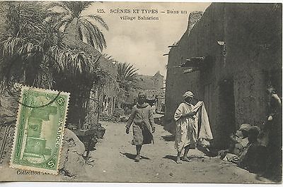 Postcard - MAROC / SCENES ET TYPES / DANS UN VILLAGE SAHARIEN