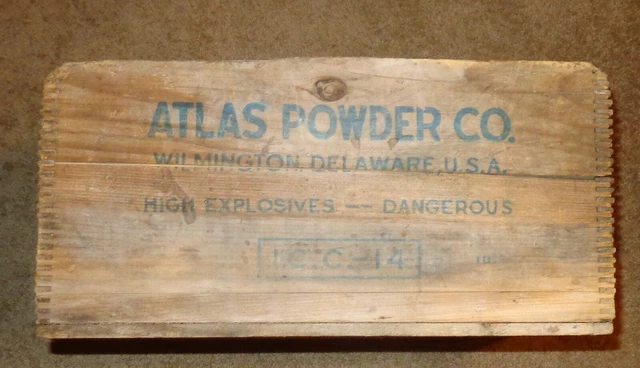 VINTAGE PRIMITIVE WOODEN ATLAS POWDER CO DYNAMITE EXPLOSIVES Crate Box DELAWARE