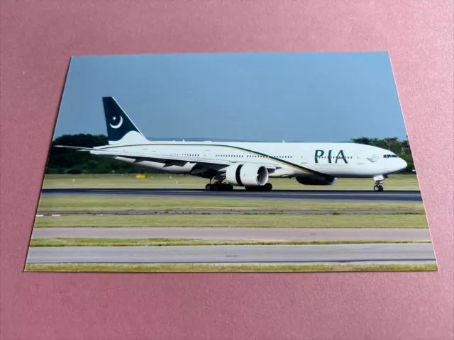 Pakistan International Airlines Boeing 777-200 AP-BGL Farbfoto