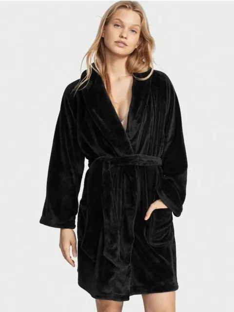 VICTORIA'S SECRET Short Cozy Plush Robe BLACK Women Size M/L Embossed Logo