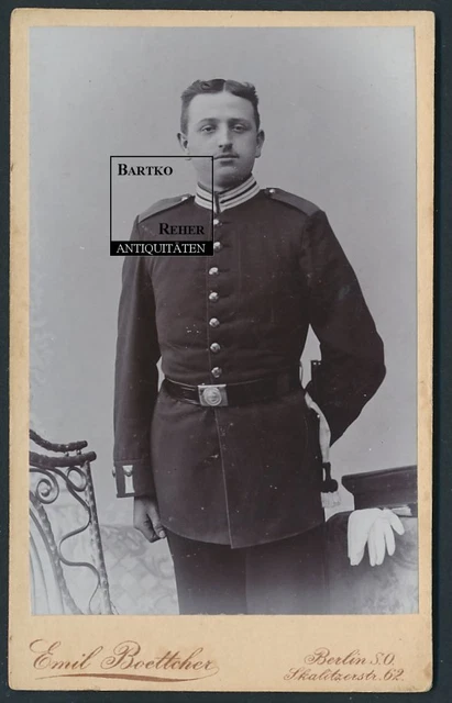 Foto ca. 1900 Berlin Garde - Soldat in Uniform m. Bajonett + Schlagband Portepee