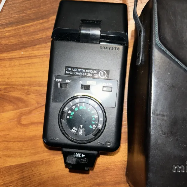 Minolta Camera Auto Electroflash 280 Good Condition Black With Bag 4