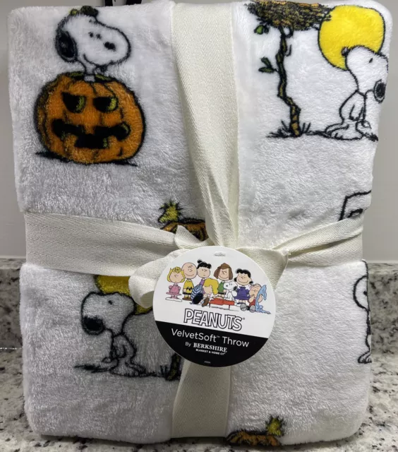 Berkshire peanuts halloween blanket best sale