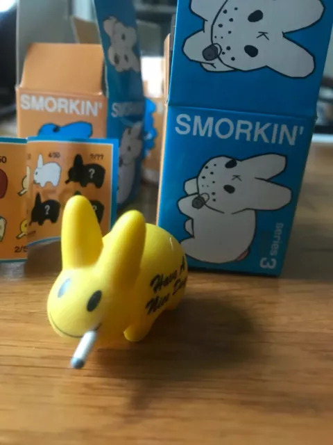 Frank Kozik Smorkin Labbit Series 3  vinyltoy Kidrobot 45 mm 3/50