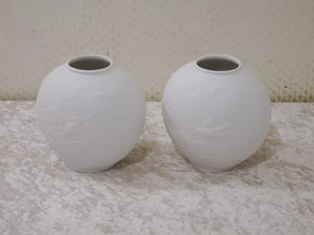 2 x Hutschenreuther Bisquit Porzellan Design Vase Relief Vögel - Vintage - Weiß