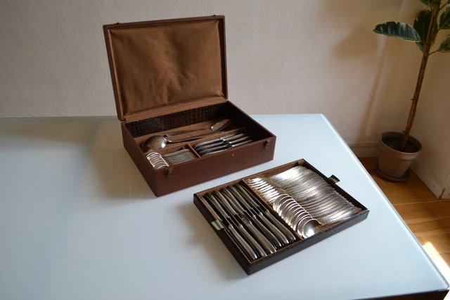 ménagère complète 145 pièces en bronze argenté