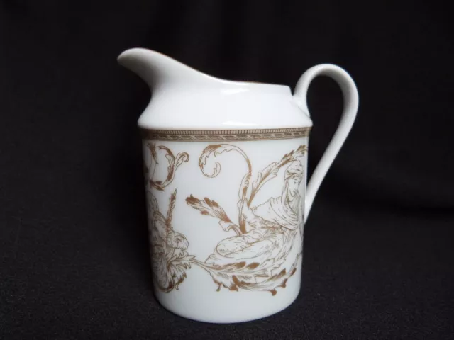 Crémier pot à lait en porcelaine de Limoges blanc et or décor à l'antique
