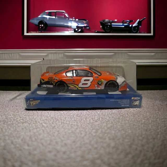 Dale Earnhardt Jr. #8 GM Looney Tunes Rematch 1:24 – Action, Rare !