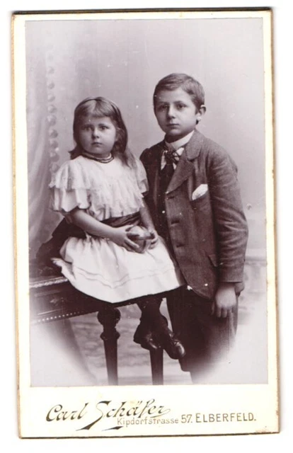 Fotografie Carl Schäfer, Elberfeld, Kipdorfstraße 57, Geschwister in Sonntagskl