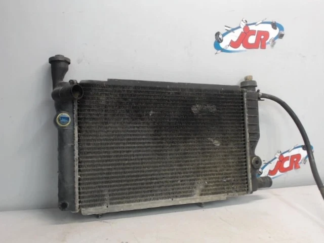 Radiateur D'eau Pour Peugeot 205 Phase 2 - 1.1i 8V - Référence Interne 84601151 - Occasion En Bon état