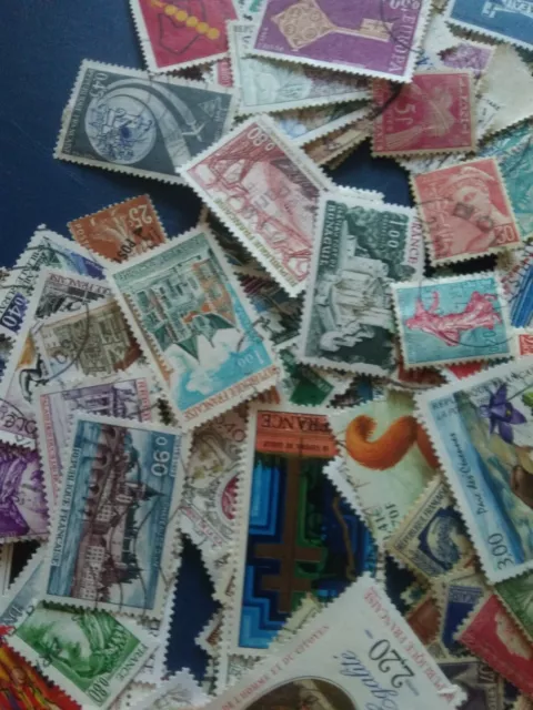 Vrac De 300 Timbres Differents   Bonne Cote   A Saisir 3