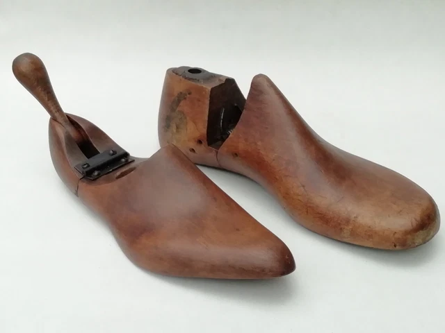 Scarpe vintage in legno da uomo Last & Donna stretcher per oggetti di scena o display