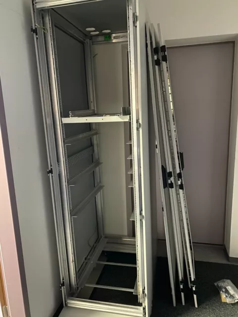 Netzwerkschrank 41HE Rack Rollbar 19 Zoll 2x Gittertür 1x Glastür mit Schlüssel