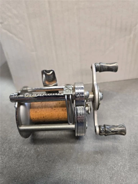 VINTAGE PFLUEGER Summit 1983 M Fishing Reel w/Cork Line Spindle