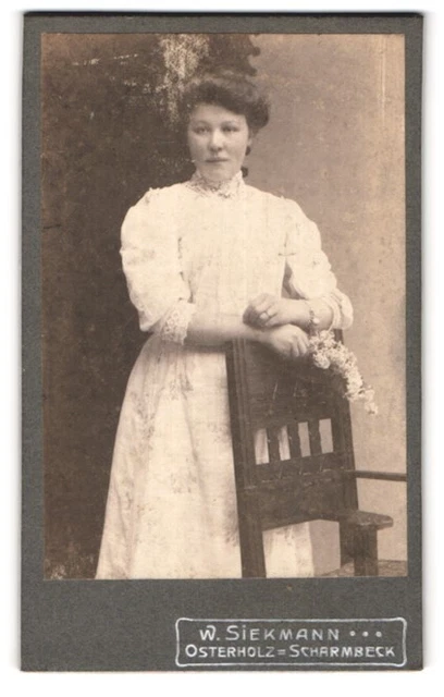 Photography W. Siekmann, Osterholz-Scharmbeck, middle lady in pretty clover