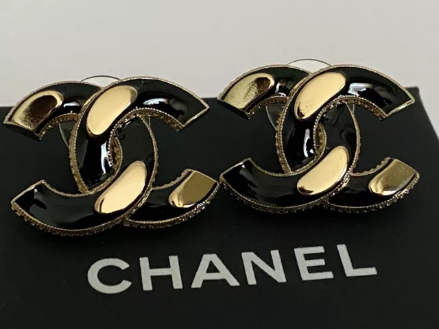 NIB Chanel Iconic Large CC Logo Cream Fantasy Pearl Gold Chain Drop Earrings
