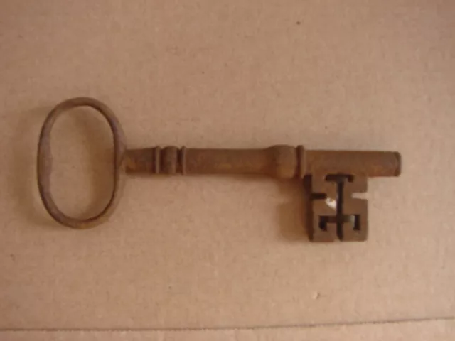 (1) Large Old Iron Antique Skeleton Key 18Th/19Th Century 12 Cm Long L@@@K