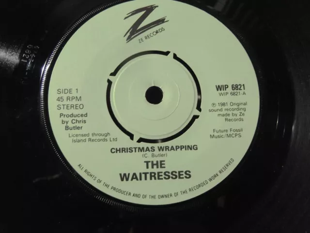 The Waitresses - Christmas Wrapping 7" Vinyl Single on ZE Records WIP 6821 3