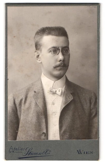 Fotografie Strauss & Co., Wien, Kohlmarkt 5, Portrait bürgerlicher Herr mit Zwi