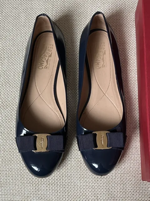 Salvatore Ferragamo Varina New Oxford Blue Patent Leather Bow Shoes 10 C