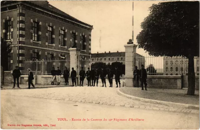 CPA Militaire Toul - Entrée de la Caserne du 39e Régiment (90413)
