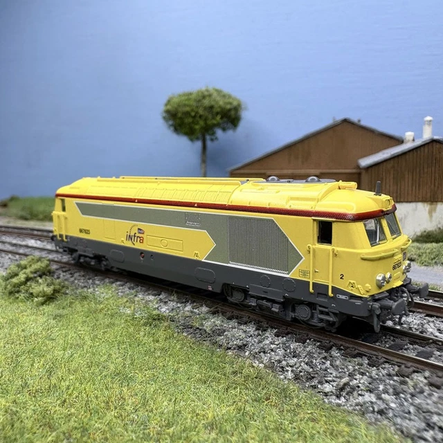 LOCOMOTIVE DIESEL, BB 67305, SNCF , HO, REDECORATION ET PATINE DE NOTRE ARTISAN BASE REE MB022